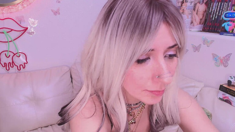 AnnaCherryLIVE's Streamate show and profile