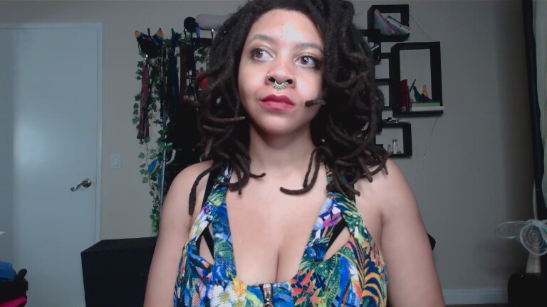 TheMysticMoon's Streamate show and profile