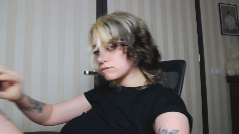 HALSEYx's Streamate show and profile