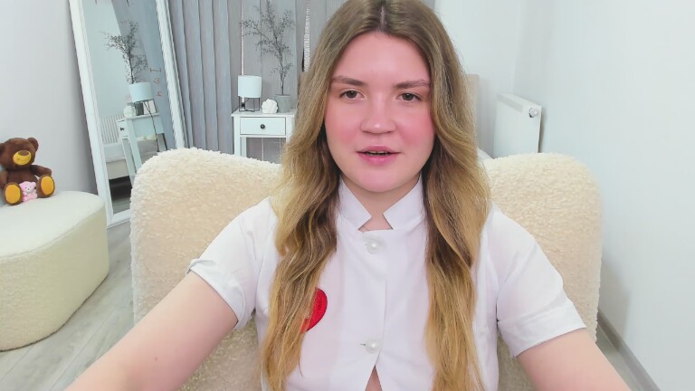 Reneswee's Streamate show and profile