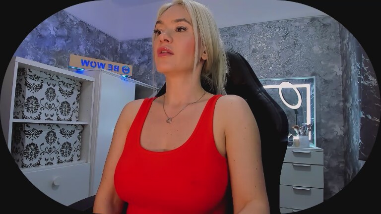 BE_WOW's Streamate show and profile