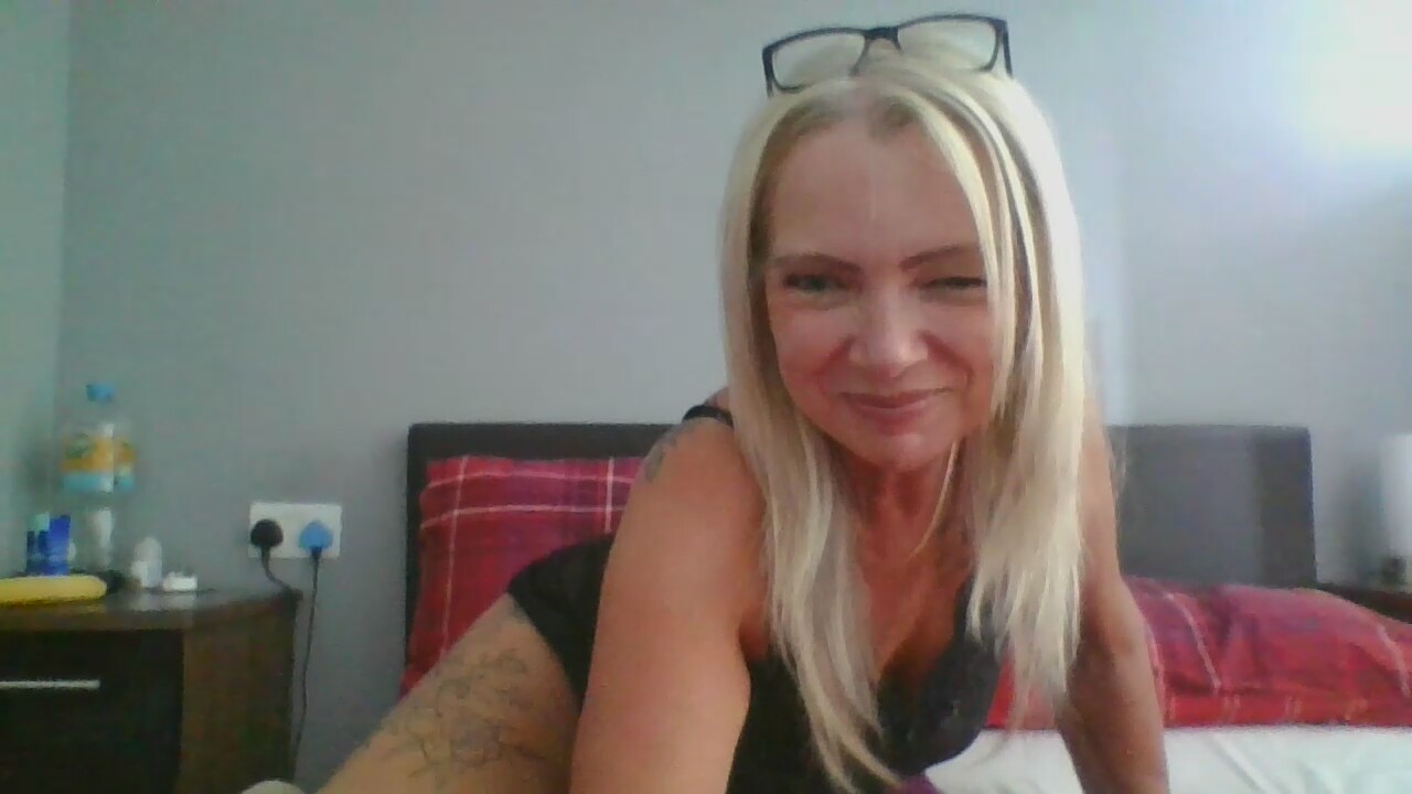 Elly49
